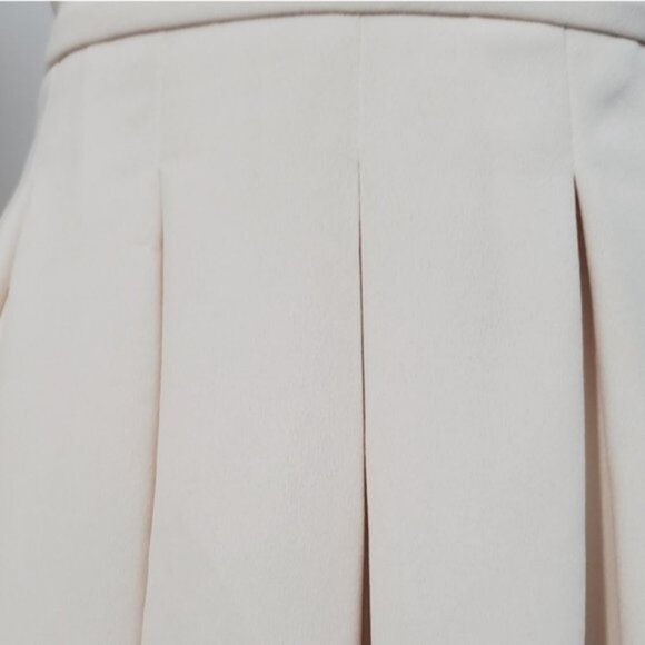 Highwaisted Pleated Skirt - Picture 9 of 14